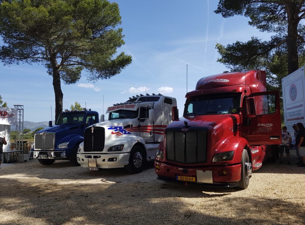 EBTrans a participé à une exposition de camions américains via sa filiale Jorland. Retour en images.